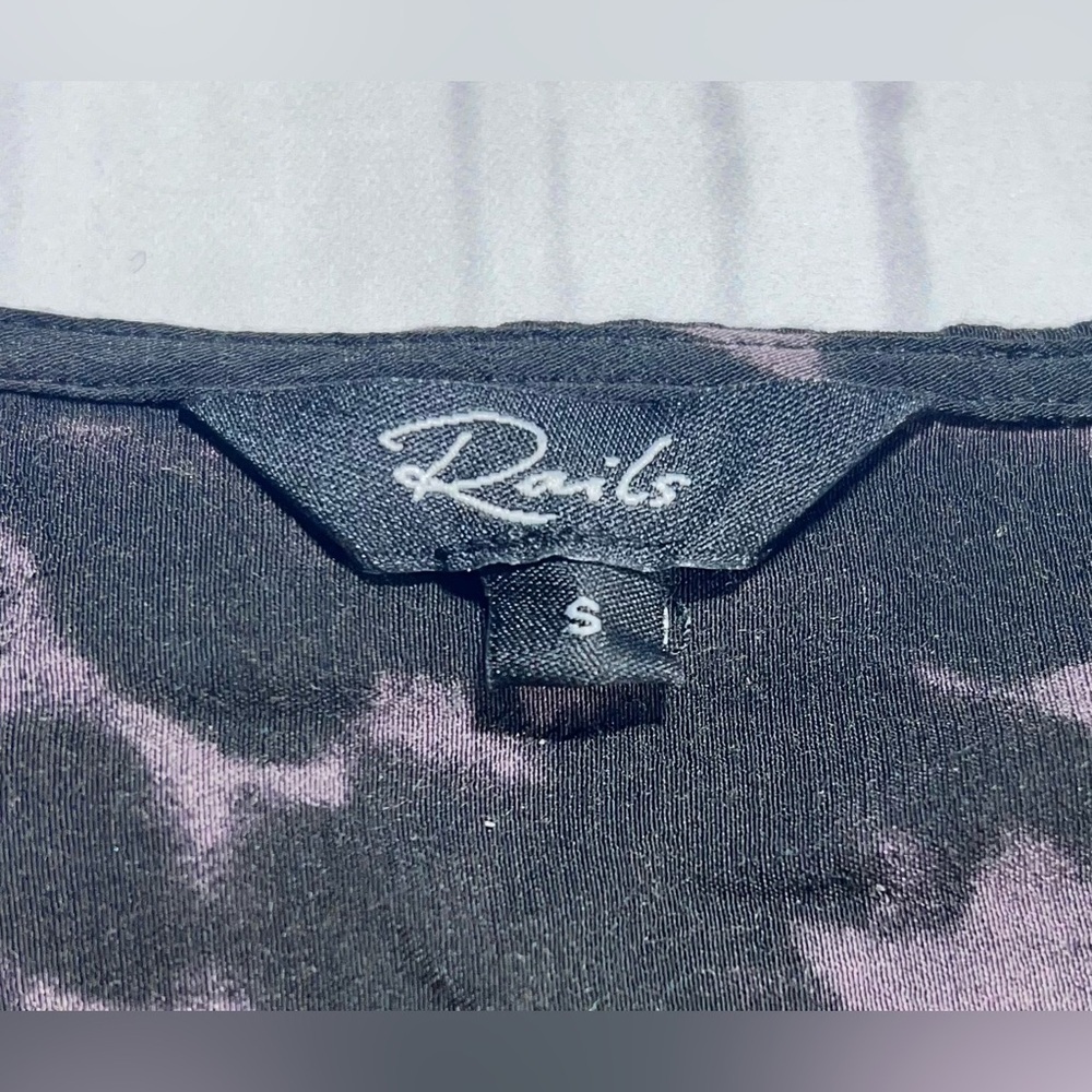Rails - Hillary Diffused Cheetah Blouse - Picture 3 of 4